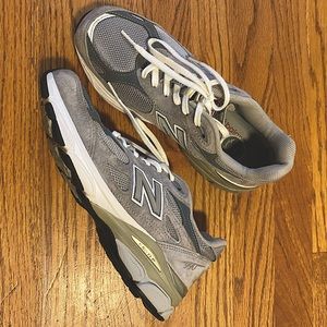 New Balance Heritage 990v3